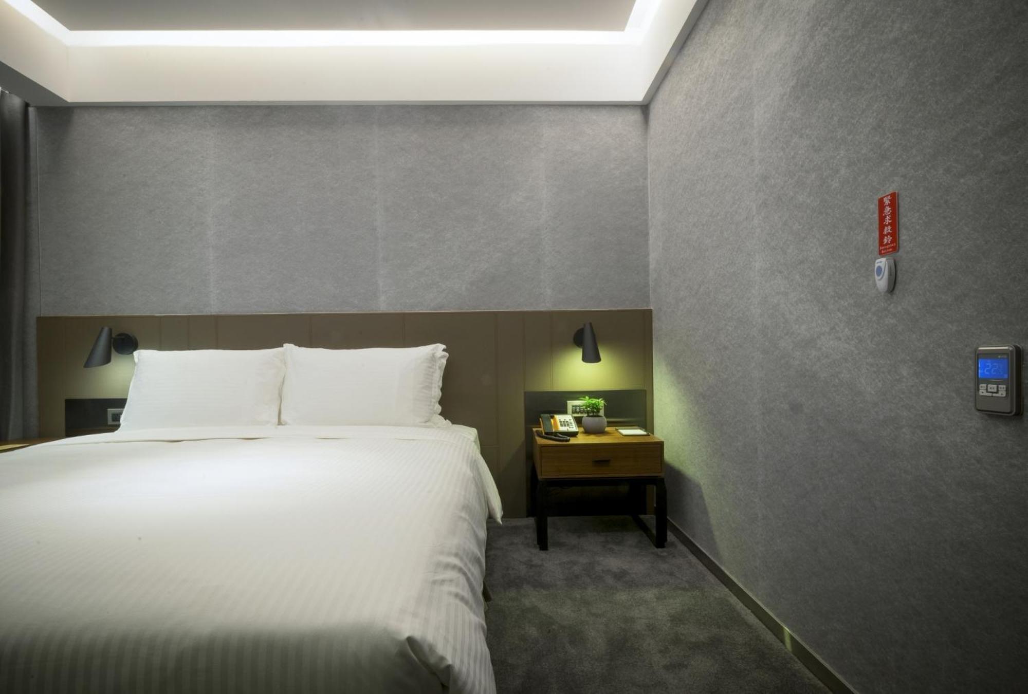 Check Inn Taipei Nanjing Exterior photo